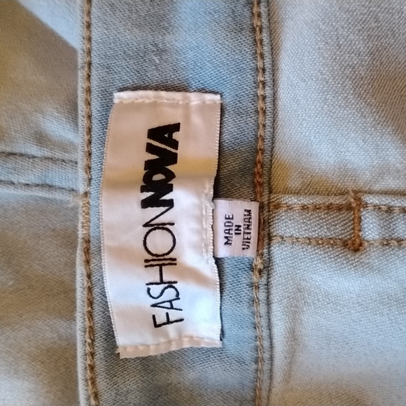 FASHION NOVA HIGH RISE - Picture 3 of 4